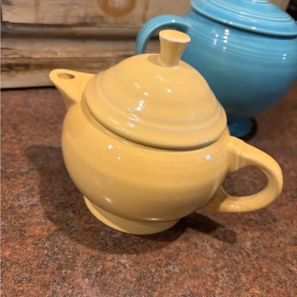 Yellow fiesta vintage  Teapot - Picture 3 of 6